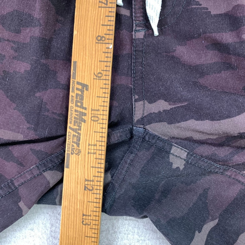 vuori Kore Short 7" Mens Medium Camo Athletic Gym Training Distressed - Picture 10 of 11